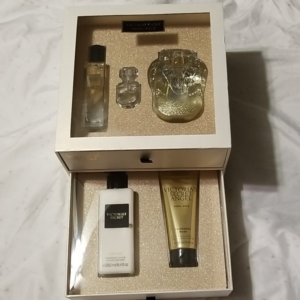 Victoria secret Angel Gold Gift set new rare